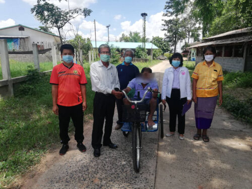 พมจ.ยโสธร ลงพื้นที่มอบกายอุปกรณ์(รถสามล้อโยก) ให้กับผู้พิการ