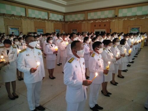 พิธีถวายเครื่องราชสักการะ วางพานพุ่ม  พิธีจุดเทียนถวายพระพรชัยมงคล