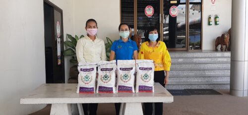 พมจ.ยโสธร รับมอบข้าวสารจาก ห้างหุ้นส่วนจำกัดโรงสีกิจทวี และโรงแรมเดอะกรีนปาร์คแกรนด์ยโสธร