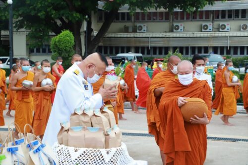พมจ.ยโสธร ร่วมพิธีทำบุญตักบาตรถวายเป็นพระราชกุศลเนื่องในโอกาสวันเฉลิมพระชนมพรรษาสมเด็จพระนางเจ้าสิริกิติ์พระบรมราชินีนาถ พระบรมราชชนนีพันปีหลวง 12 สิงหาคม 2563