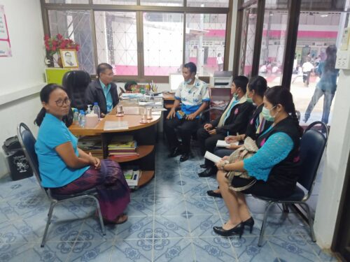 พมจ.ยโสธร ลงพื้นที่ร่วมกับสำนักงานศึกษาธิการจังหวัดยโสธร บ้านพักเด็กและครอบครัวจังหวัดยโสธร พร้อมด้วยครูประจำชั้นของเด็ก เพื่อให้คำแนะนำแก่ผู้ปกครอง ในการดูแลและพิทักษ์สิทธิเด็ก ในด้านการเผยแพร่ภาพทางสื่อออนไลน์ ให้เป็นไปตามพระราชบัญญัติคุ้มครองเด็ก พ.ศ. 2546