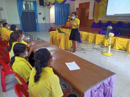 พมจ.ยโสธร เป็นวิทยากรฝึกอบรมชุดปฏิบัติการจิตอาสาภัยพิบัติประจำองค์กรปกครองส่วนท้องถิ่นของจังหวัดยโสธร หัวข้อ“การจัดการศูนย์พักพิง เบื้องต้น”