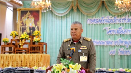 พลเรือเอก พงษ์เทพ หนูเทพ องคมนตรี ตรวจเยี่ยมผลการดำเนินงานโรงเรียนราชประชานุเคราะห์ 28 จังหวัดยโสธร