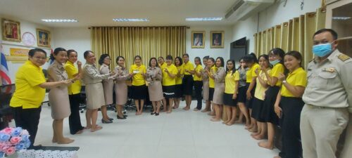 พมจ.ยโสธร จัดกิจกรรมมอบเค้กวันเกิดพร้อมกับอวยพรวันเกิด  เพื่อเสริมสร้างขวัญ กำลังใจให้แก่ข้าราชการเจ้าหน้าที่ในสำนักงานฯ