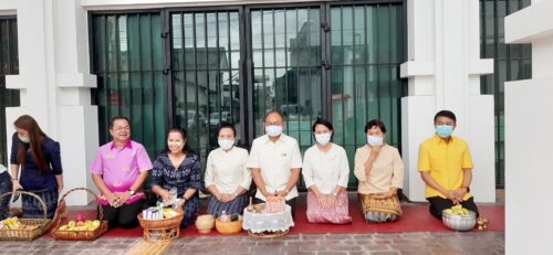 พมจ.ยโสธร ร่วมทำบุญตักบาตรย้อนยุควิถีถิ่น วิถีไทย
