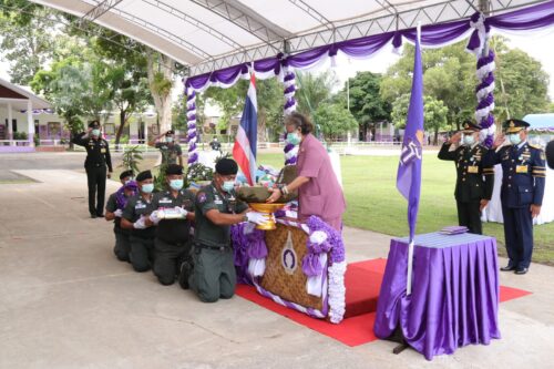 สมเด็จพระกนิษฐาธิราชเจ้า กรมสมเด็จพระเทพรัตนราชสุดาฯ สยามบรมราชกุมารี เสด็จเยี่ยมโรงเรียน ตำรวจตระเวนชายแดนบ้านศรีสวัสดิ์