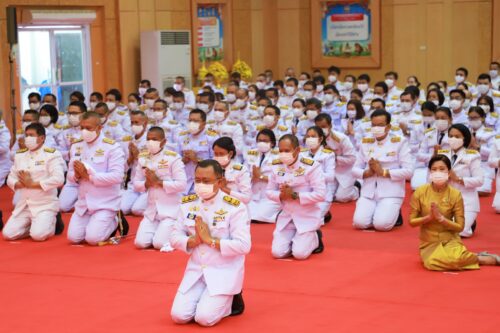 พิธีวางพานพุ่มและพิธีถวายบังคม