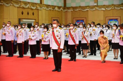 พิธีจุดเทียนเพื่อสดุดีพระเกียรติคุณและน้อมรำลึกในพระมหากรุณาธิคุณพระบรมราชสมภพพระบาทสมเด็จพระบรมชนกาธิเบศร มหาภูมิพลอดุลยเดชมหาราช บรมนาถบพิตร