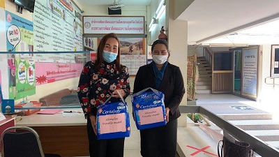 พมจ.ยโสธร มอบแพมเพิสผ่านองค์การบริหารส่วนตำบลทุ่งมน ช่วยเหลือผู้สูงอายุ อาศัยอยู่ลำพัง