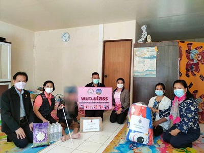 พม.ยโสธร ลงพื้นที่มอบไม้เท้าขาวให้แก่ผู้พิการทางการมองเห็น