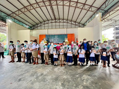 พม.ยโสธร มอบสิ่งของบริจาคและอุปกรณ์การเรียนตามโครงการเปิดเทอมใหม่ ปันน้ำใจ ส่งน้องไปเรียน ประจำปี 2565 จังหวัดยโสธร