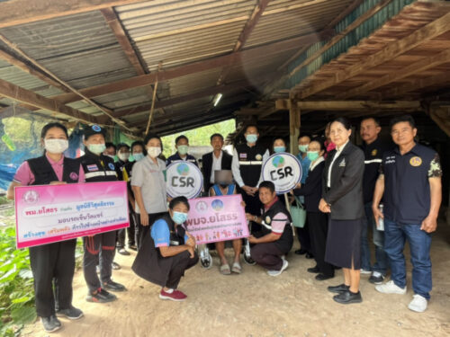 พมจ.ยโสธร  มอบกายอุปกรณ์ “รถเข็นวีลเเชร์” และเครื่องอุปโภคบริโภค (สนับสนุนจากมูลนิธิวิสุทธิธรรม) ให้แก่คนพิการ